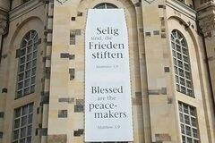 Frauenkirche: Selig sind, die Frieden stiften, Matthäus 5,9